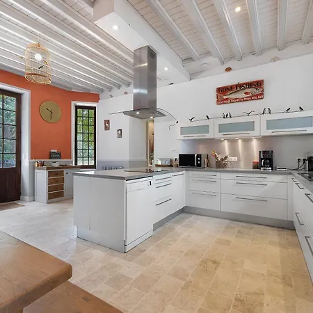 Holiday home Grande Italienne Avec Parc Saint-Etienne-de-Mer-Morte